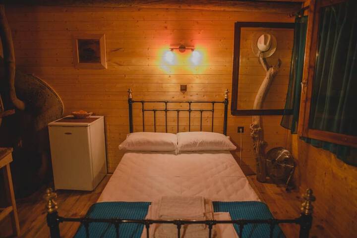 Room 13 of 26