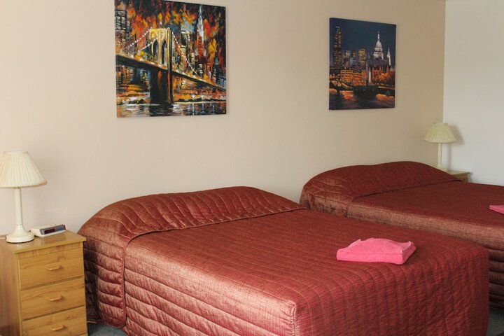 Room 9 of 36