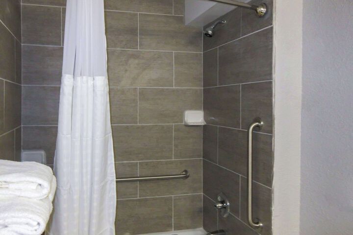 1 Double Bed Accessible (29 of 44)
