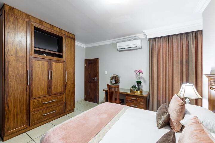 Room 25 of 63