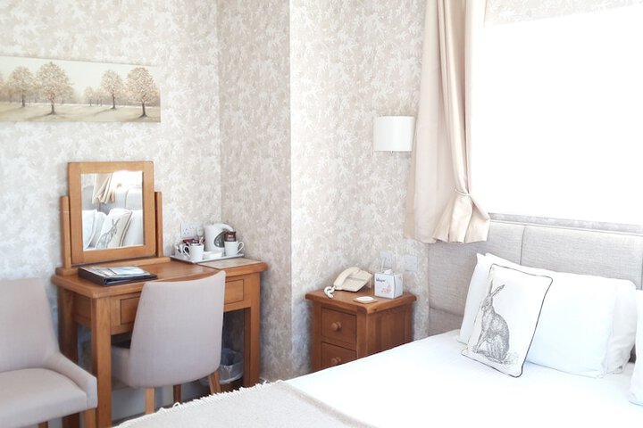 Room 5 of 82