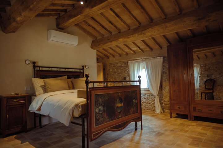 Room 3 of 101