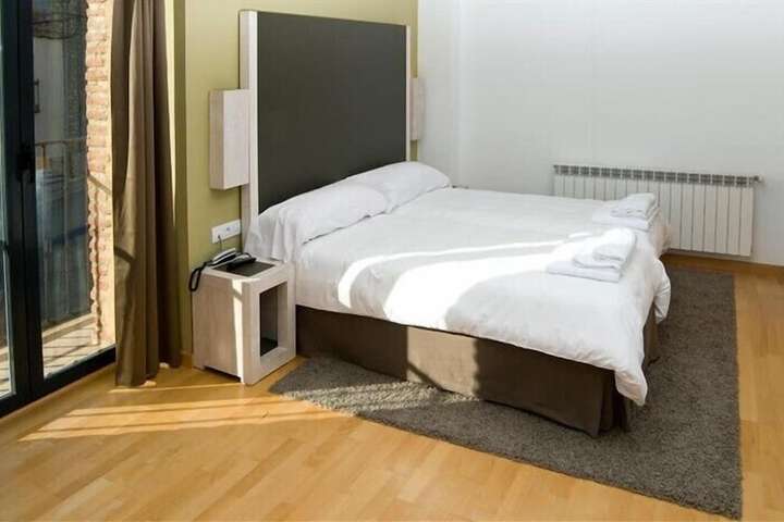 Room 6 of 40