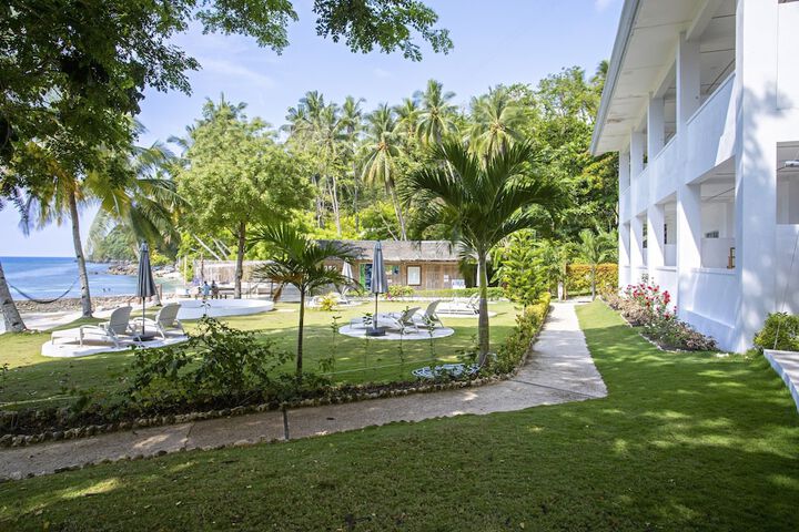 Hotel Exterior 5 of 40