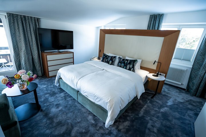 Room 10 of 34