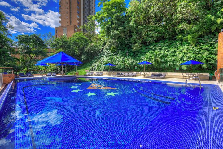 Pool Hotel