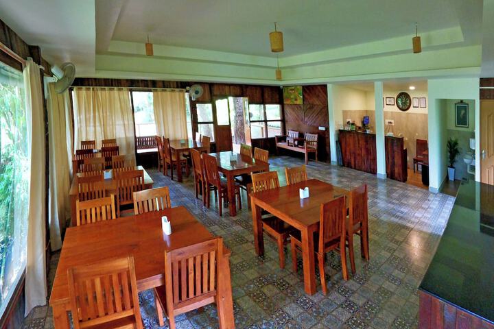 Dining 60 of 87