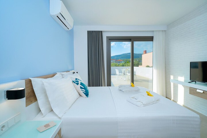 Room 2 of 22