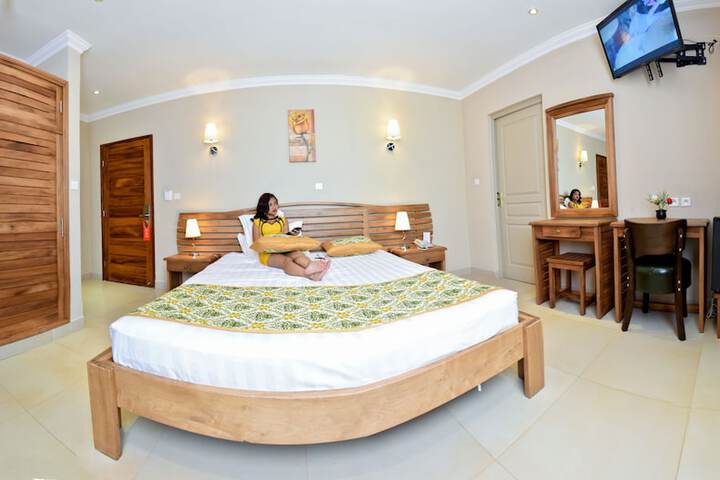 Room 7 of 28