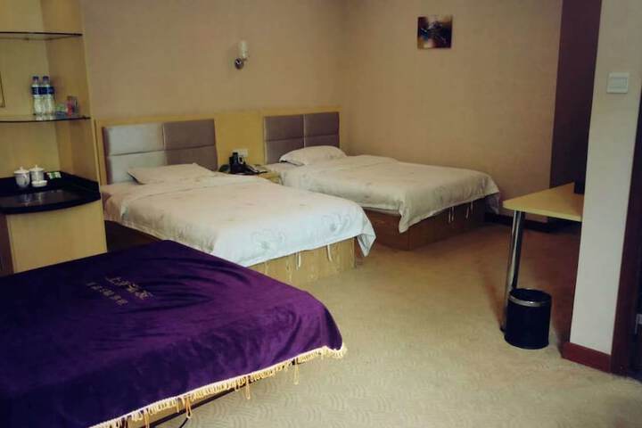 Room 8 of 26