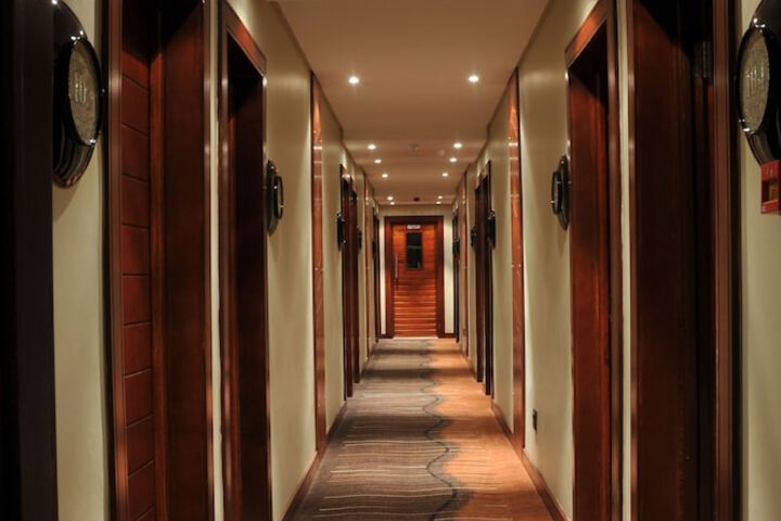 Ballroom/Hall 77 of 102