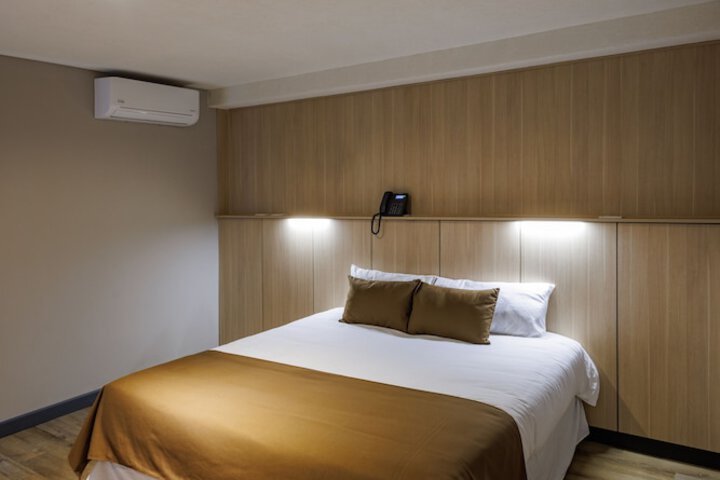 Room 2 of 21