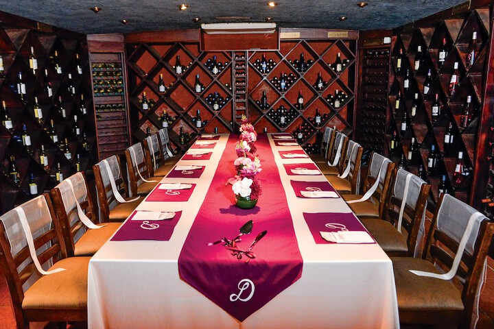 Ballroom/Hall 57 of 76