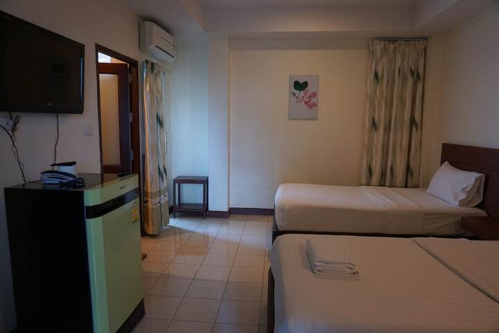 Room 9 of 46