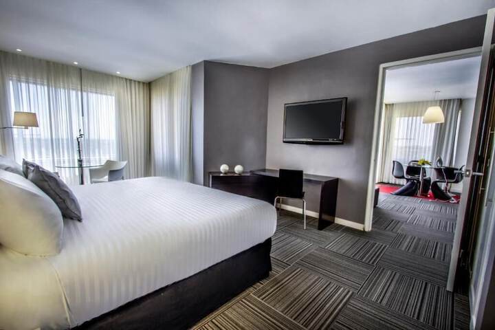 Room 15 of 37