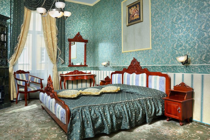 Room 11 of 62