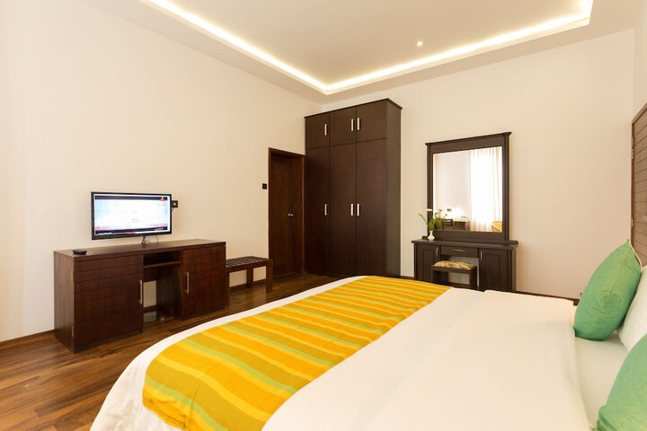 Room 7 of 33