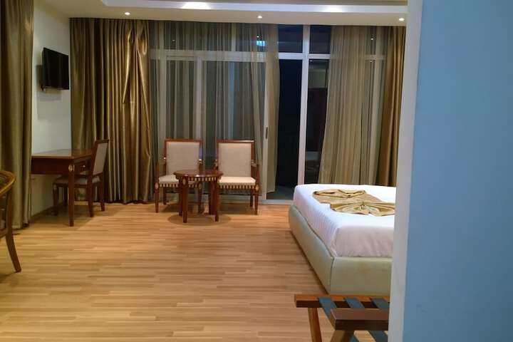 Room 8 of 64