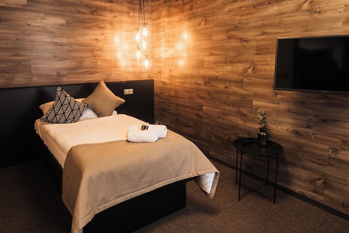 Room 5 of 70