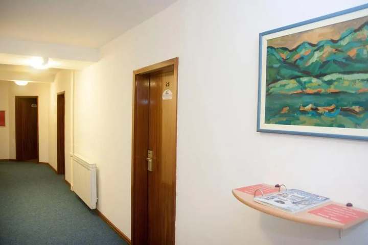 Room 3 of 16