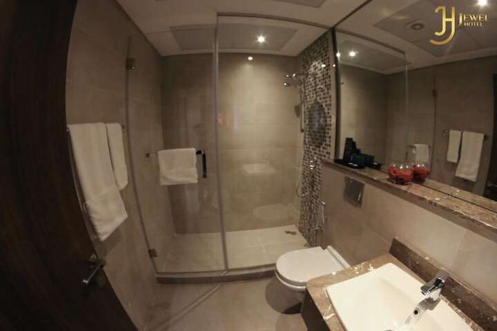 Room 43 of 62