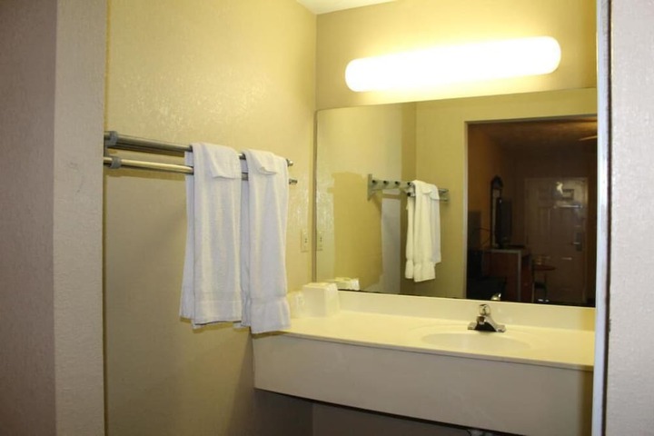 Room 12 of 18
