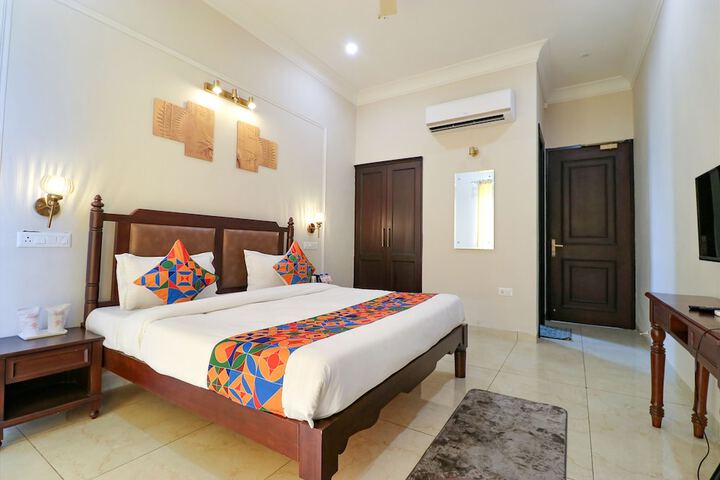 Room 28 of 42