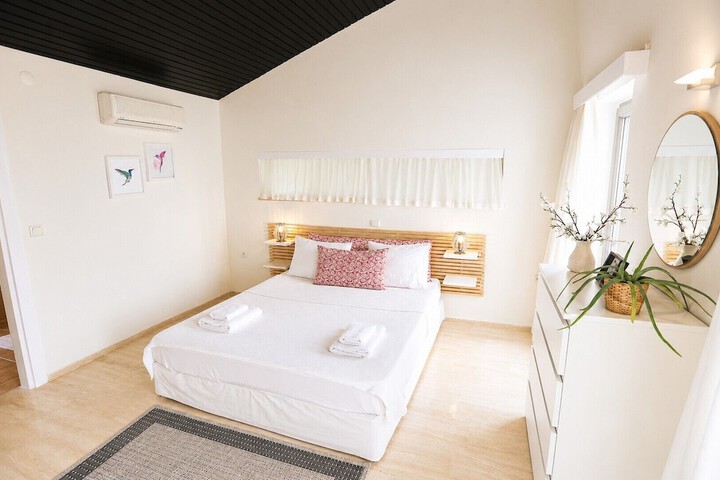Room 16 of 51