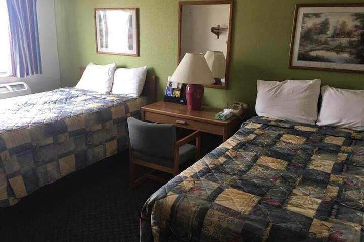Room 5 of 9