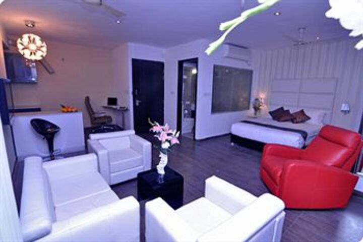 Room 10 of 23