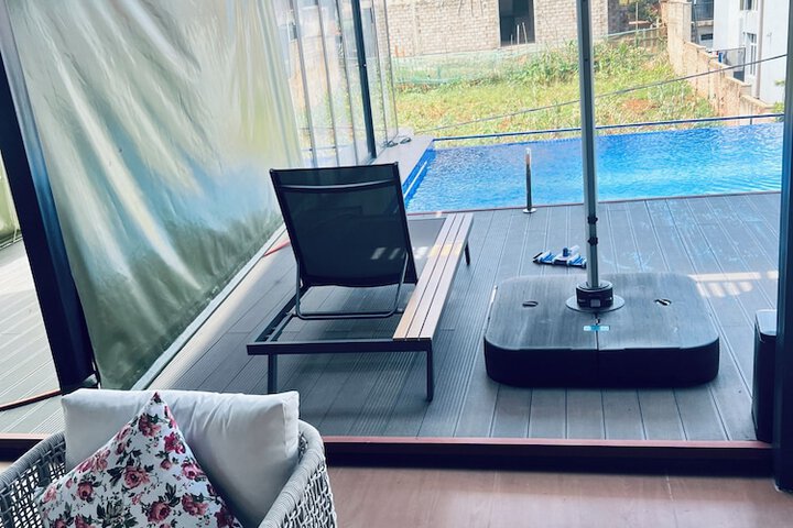 Pool 44 of 61