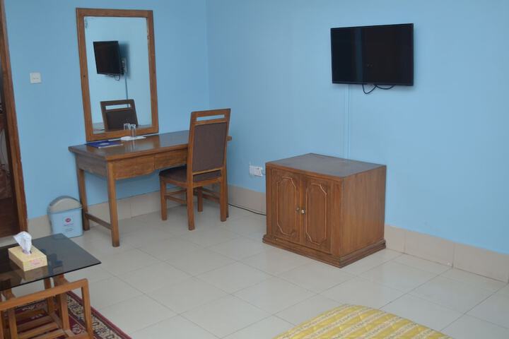 Room 25 of 38