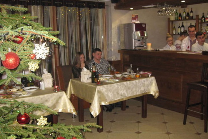 Dining 45 of 76