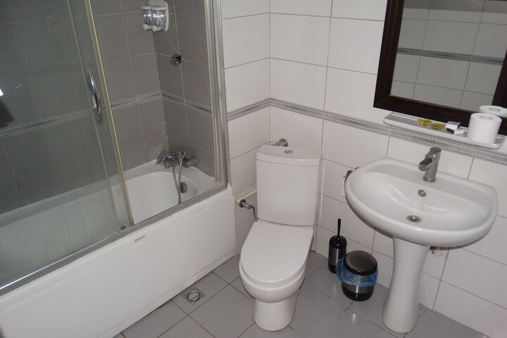 Room 15 of 15