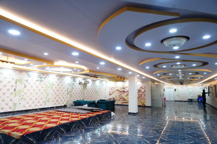 Ballroom/Hall 15 of 17