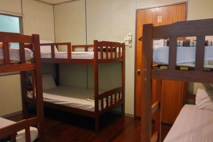 Room 28 of 132