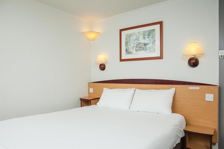 Room 3 of 42