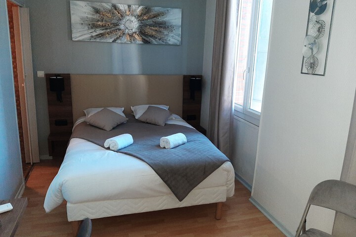 Room 6 of 44