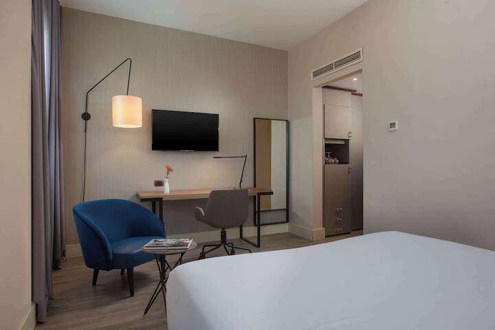 Room 9 of 58