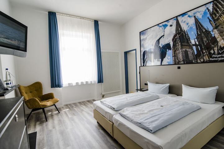 Room 5 of 36