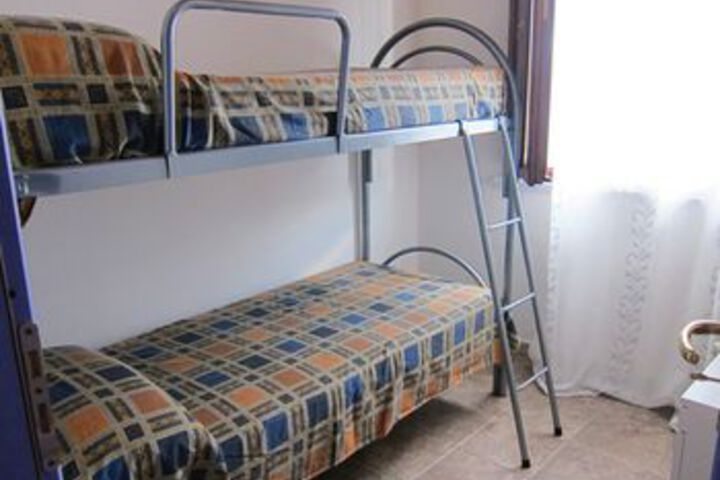 Room 13 of 22