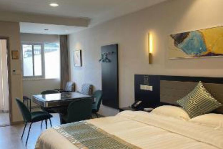 Room 21 of 23