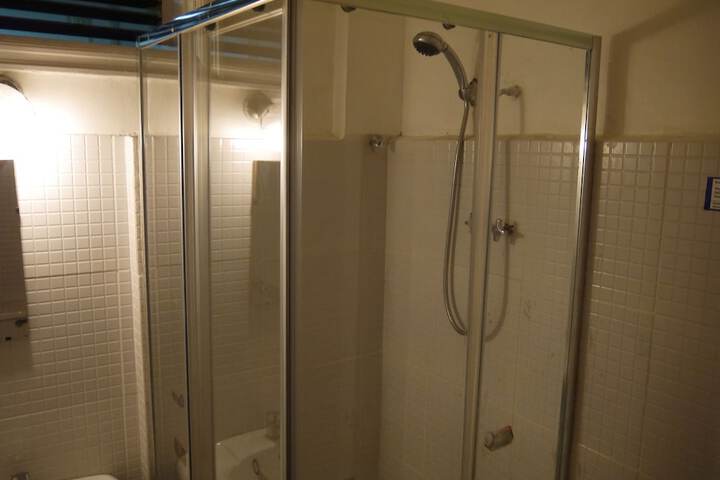 Room 22 of 44