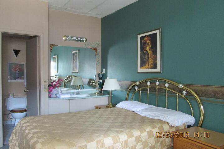Room 8 of 29