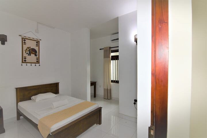 Room 8 of 38
