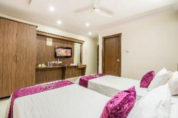 Room 2 of 18