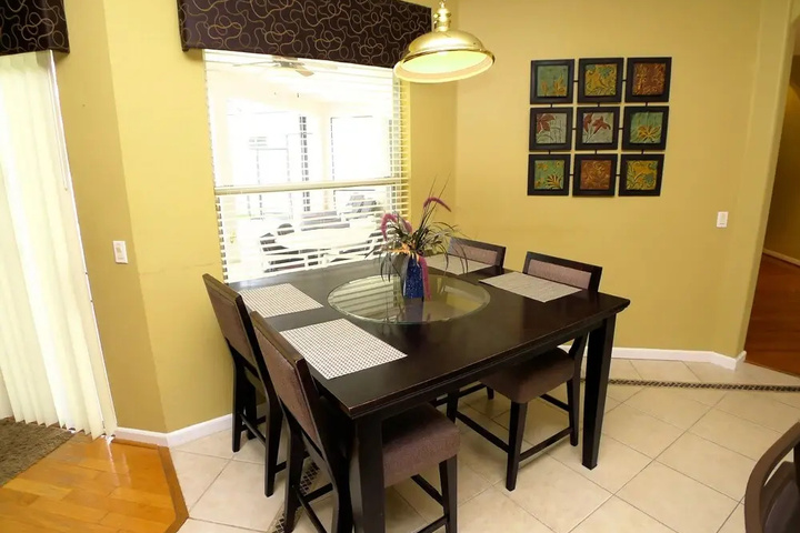 Dining 16 of 16