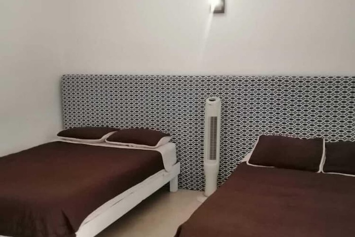 Room 12 of 16