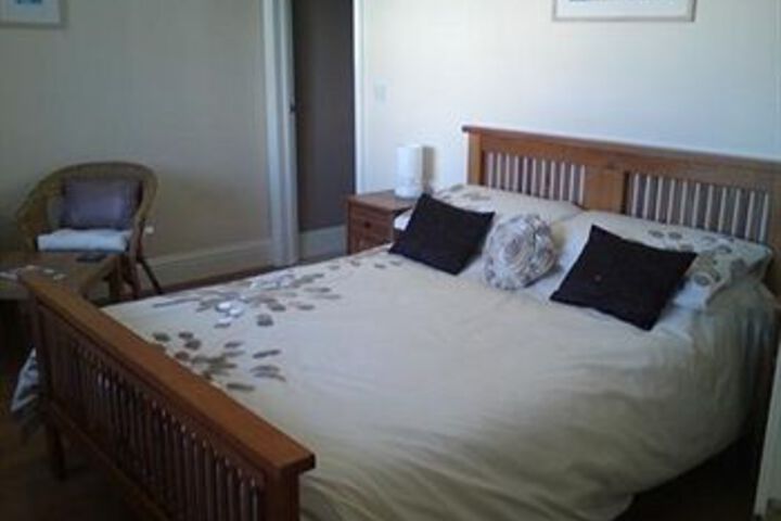 Room 10 of 17