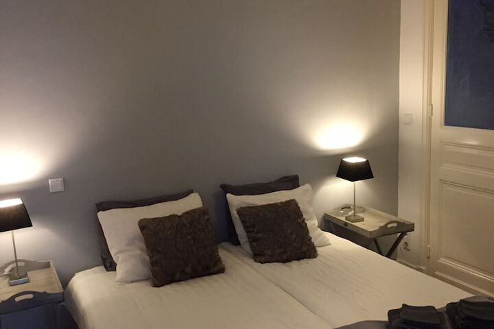 Room 10 of 29